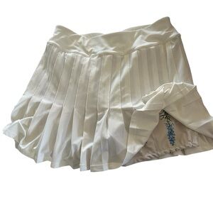 Tuckernuck White & Fresh Buds Women's Pleated Tennis Skirt Size Small